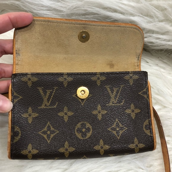 SOLD🌹Authentic Louis Vuitton Florentin Fanny Pack - Picture 5 of 8